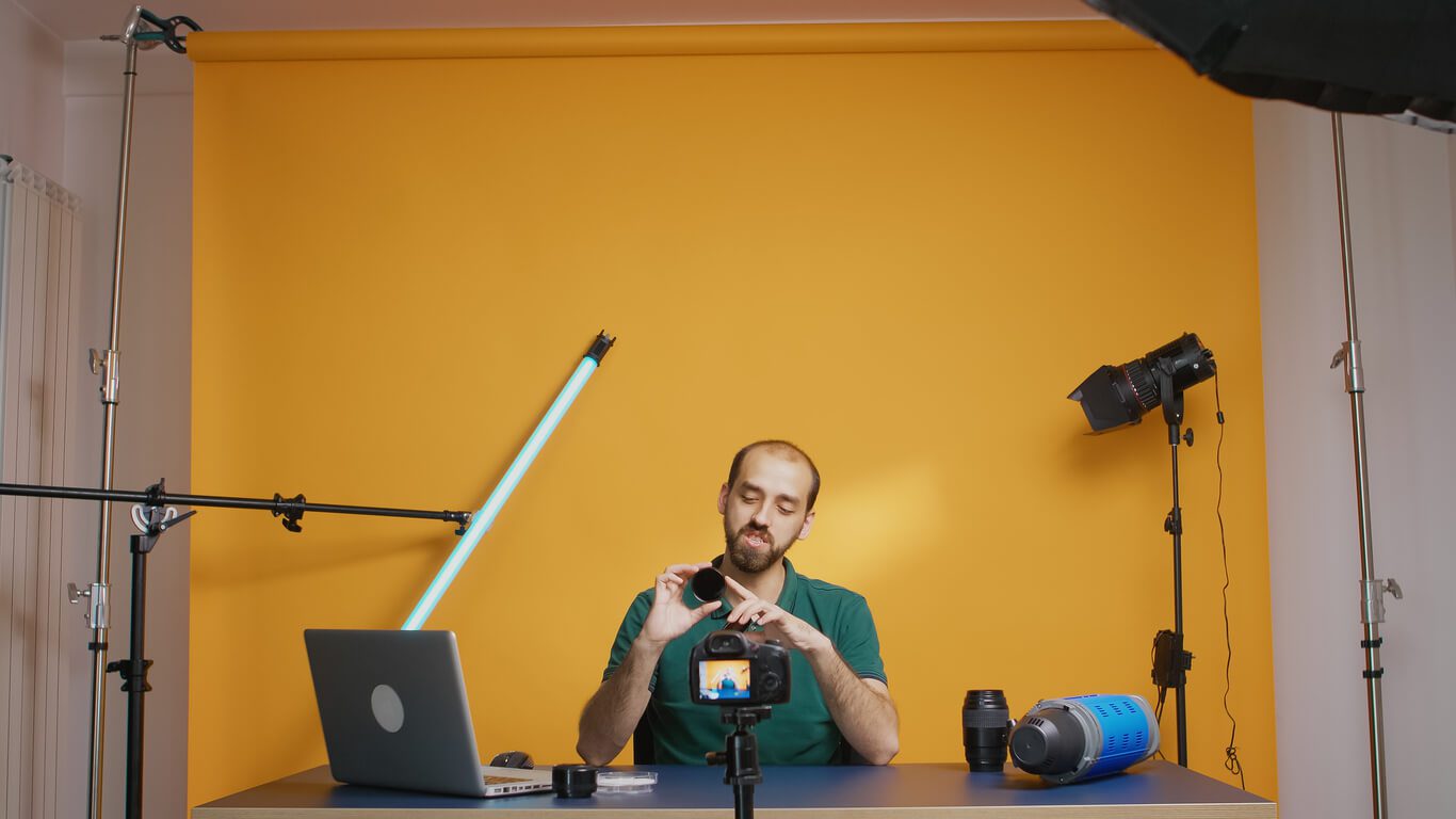 Dynamic Workspace for Content Creators Leveraging NBN